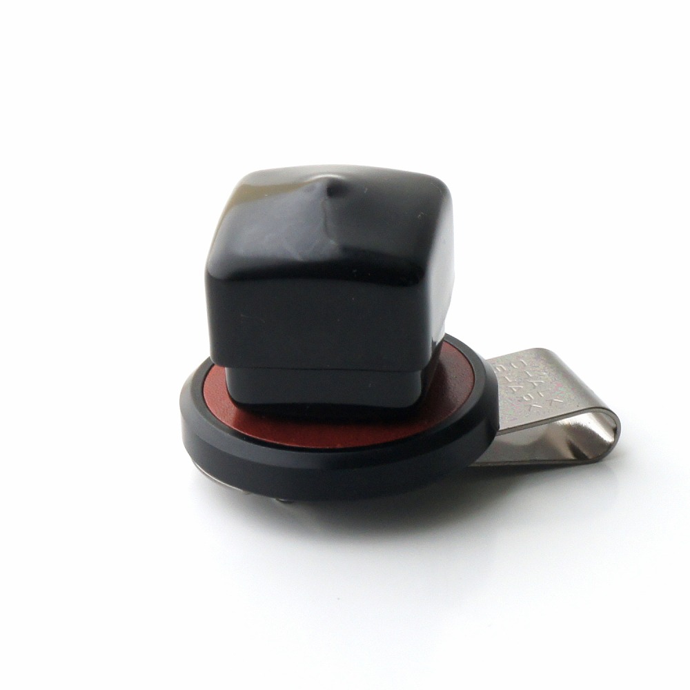  カムイ チョークシャーク ブラウン